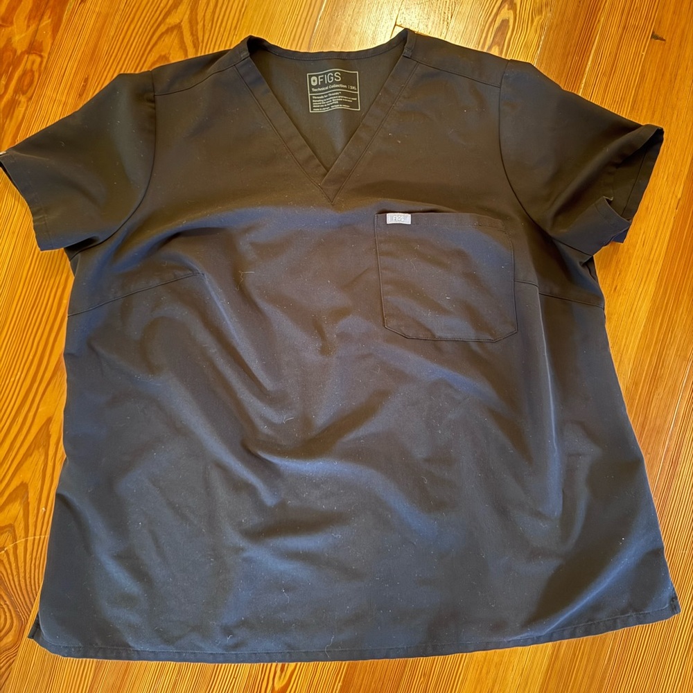 Women’s FIGS scrub top